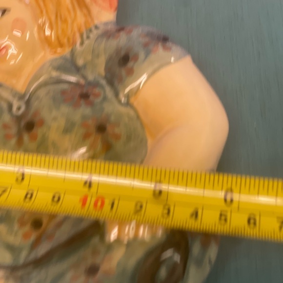 VINTAGE CERAMIC WALL DECOR OR SPOON REST MADE IN ITALY CUTE LADY WITh dog - Picture 3 of 6